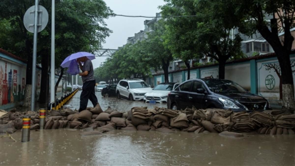 https://www.jagranimages.com/images/newimg/01082023/01_08_2023-china_flood_23488227.jpg