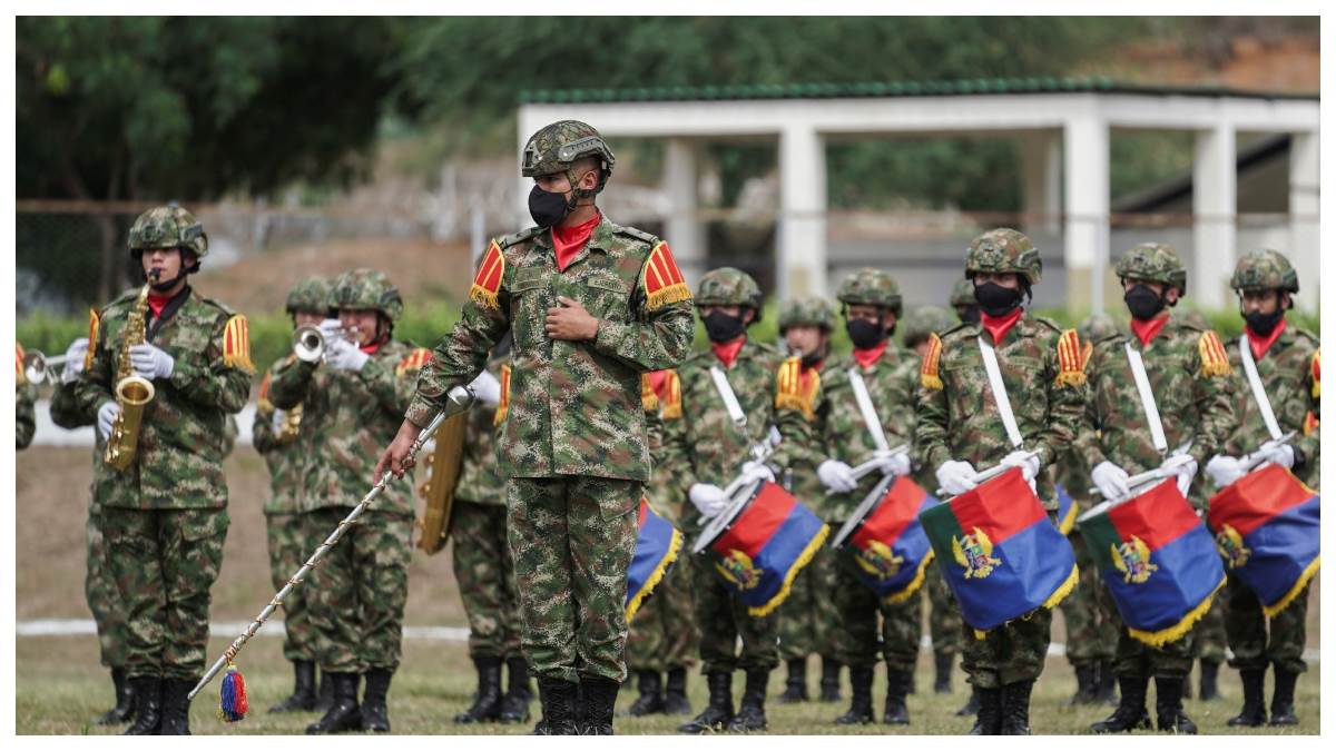 colombia news clashes between gangs military kill at least 20 people