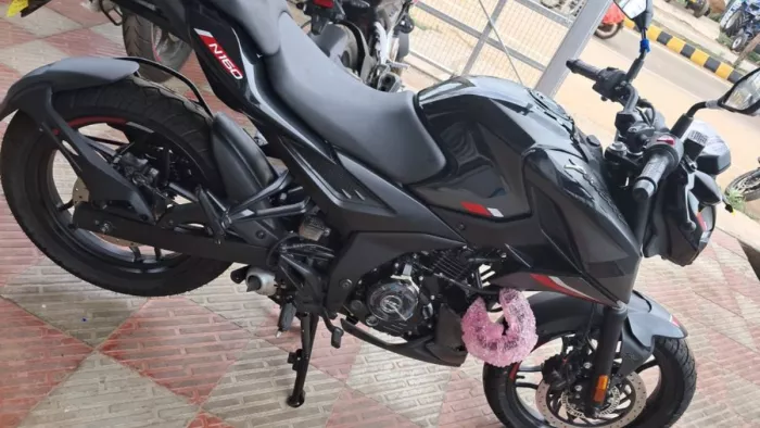 जून सेल्स में चौथे नंबर पर थी बजाज की ये बाइक