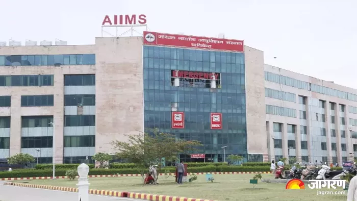 ऋषिकेश में ट्रामा वार्ड के रेड जोन में भर्ती घायल किशोर