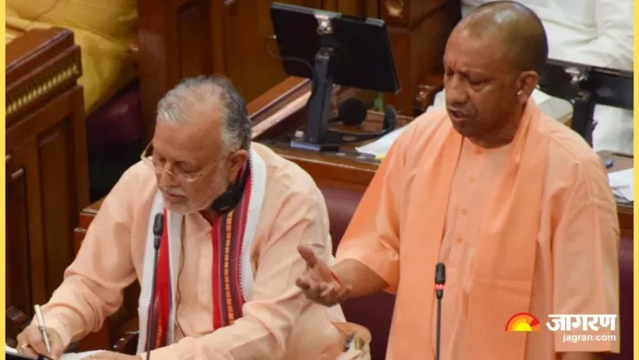 सीएम योगी सदन में काफी गुस्से में नजर आए उन्होंने विपक्ष के सवालों के तीखे जवाब दिए।