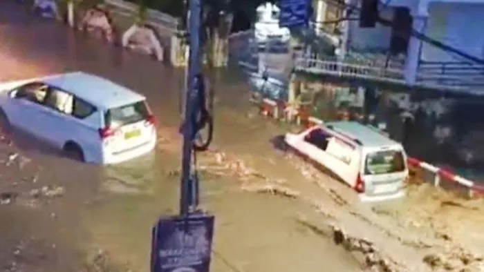 Uttarakhand Weather: टिहरी के घनसाली में गदेरे में उफान आने से आठ से 10 वाहन बह गए। फाइल फोटो