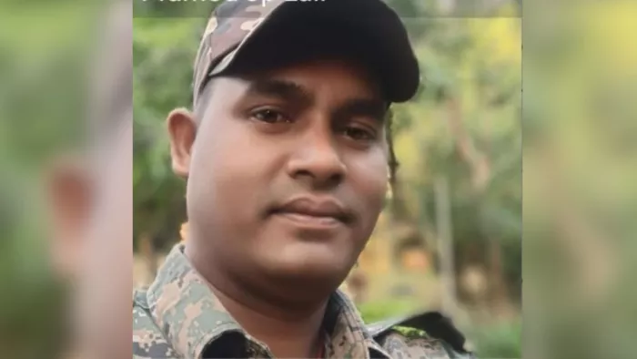 Latehar News: दिवंगत जवान प्रमोद का फाइल फोटो।