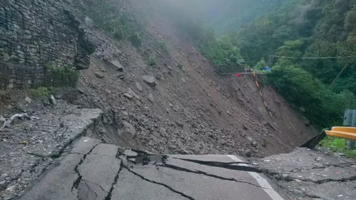 Kedarnath Yatra Postponed: केदारनाथ जाने वाला हाईवे सोनप्रयाग में बहा, फोटो-जागरण