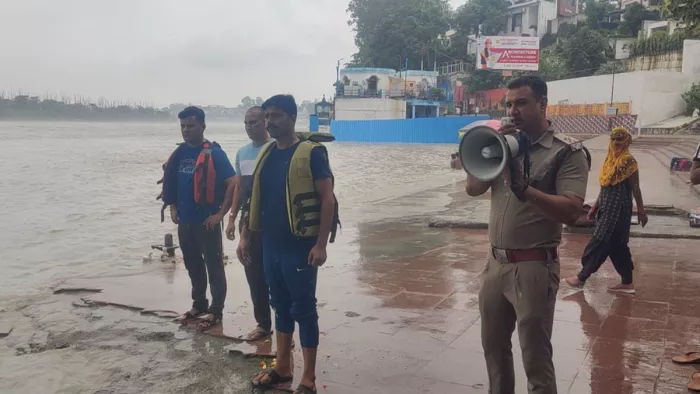 Ganga water Level in Rishikesh: जल स्तर में लगातार आंशिक वृद्धि। फाइल फोटो