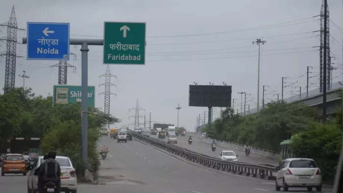 अगस्त में भी शुरू नहीं होगा सरिता विहार फ्लाईओवर का मरम्मत कार्य। फोटो- जागरण