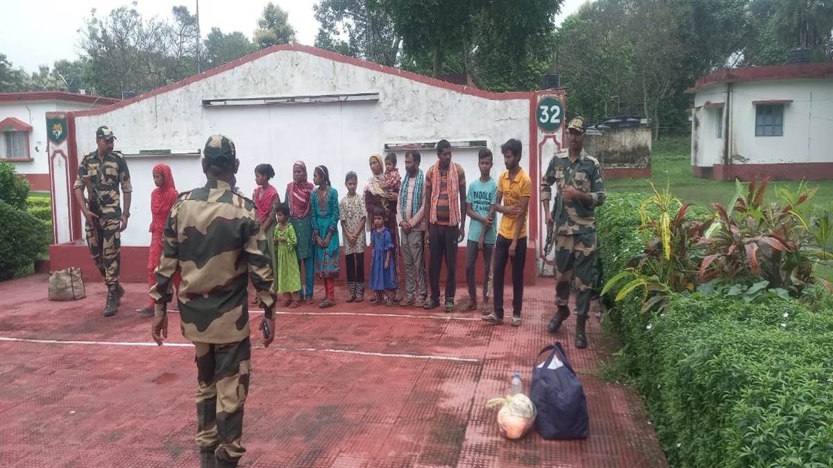 ncr mahendragarh news 14 illegal bangladeshi immigrants deported