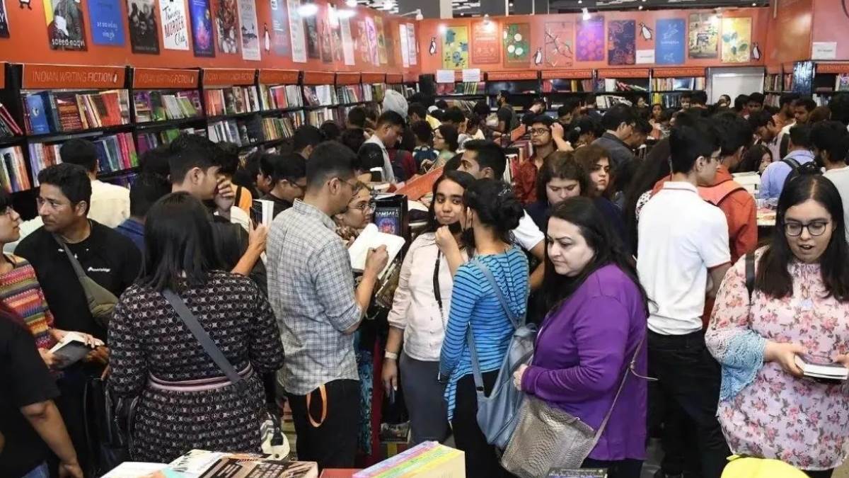 https://www.jagranimages.com/images/newimg/01082025/01_08_2025-book_fair_24001050.jpg