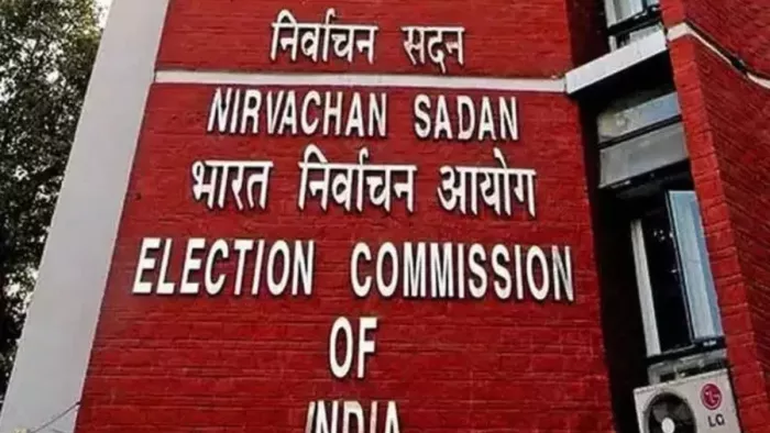 ECI ने वोट को लेकर कांग्रेस सांसद राहुल गांधी की ओर से लगाए गए आरोपों को लेकर जवाब दिया है।