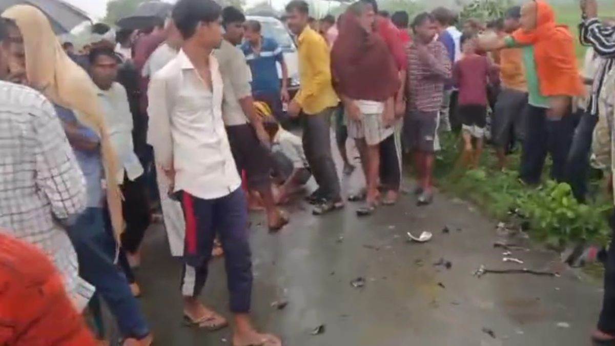 up news firojabad news loader kills three friends in horrific accident