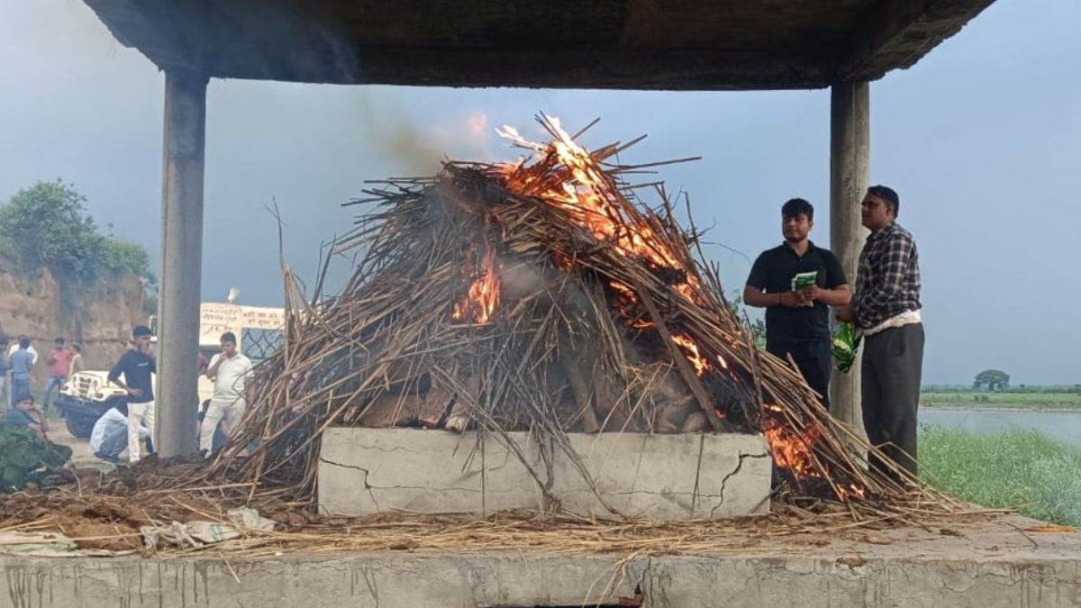 mathura husband shoots wife self in tantigaon amidst suspicion