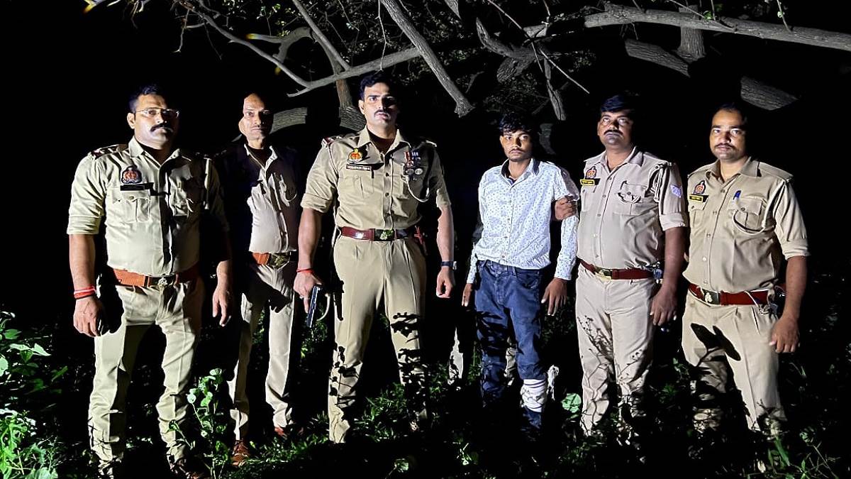 kaushambi police encounter thief injured two arrested stolen temple bells recovered