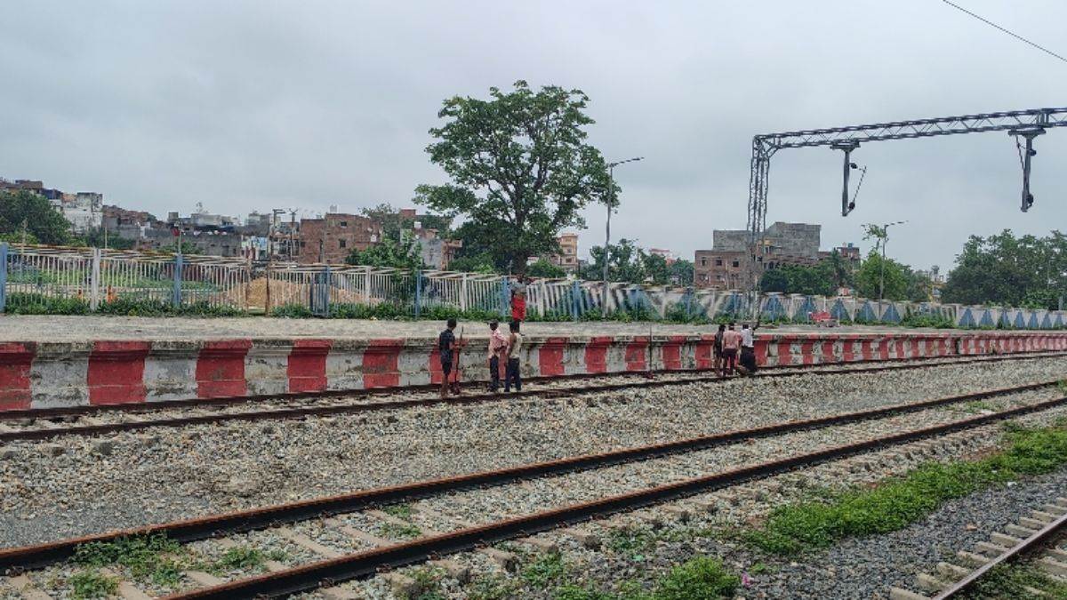 maharajganj railway station to get a facelift in a year