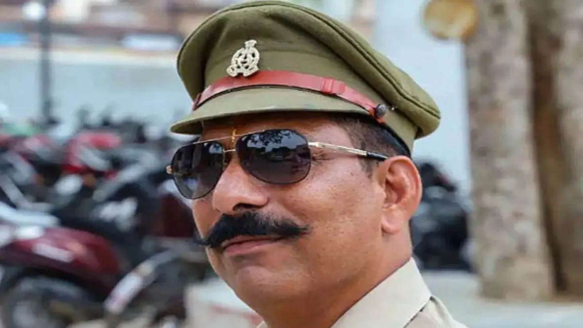 Bulandshahr: इंस्पेक्टर सुबोध के पिता भी हुए थे बलिदान, उनके स्थान पर मिली नौकरी, बेटों व पत्नी को दिलाई बड़ी कसम