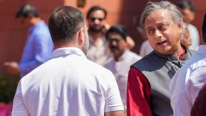 डेड इकोनॉमी वाले बयान पर थरूर और राहुल में मतभेद