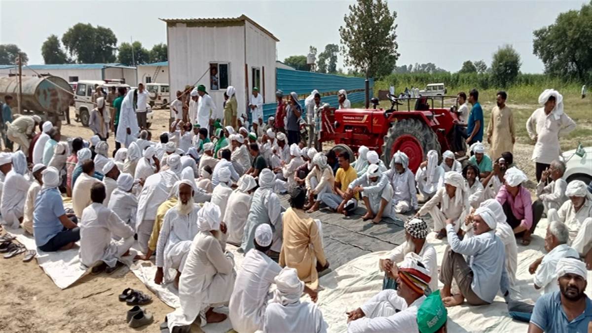 https://www.jagranimages.com/images/newimg/01092022/01_09_2022-farmers_occupied_the_construction_companys_plant1_23032732_154634436.jpg