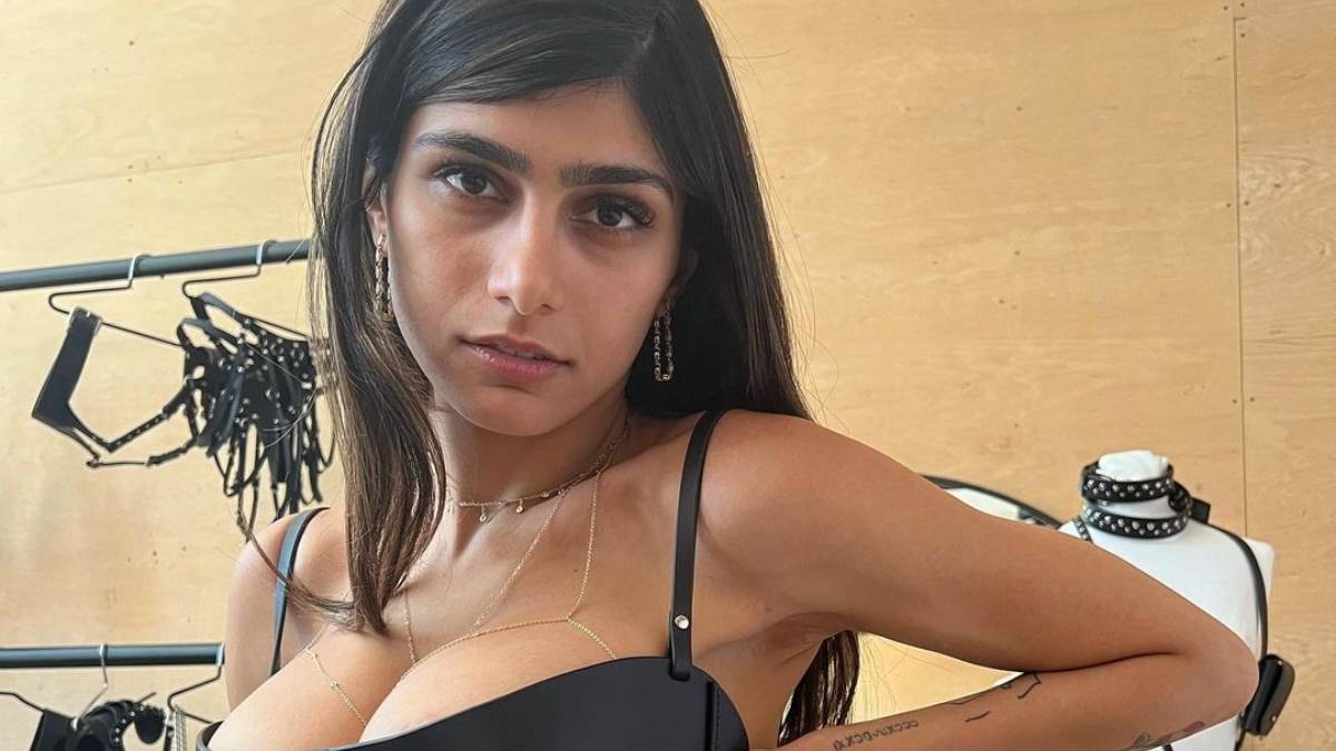 Mia Khalifa Oops Moments: मिया खलीफा ऊप्स मोमेंट का शिकार, बाथरूम में