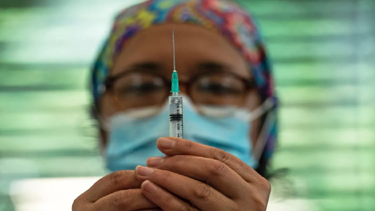 Cervical Cancer Vaccine: सर्वाइकल कैंसर के खिलाफ देश को मिली पहली वैक्सीन, केंद्रीय मंत्री जितेंद्र सिंह ने किया लांच