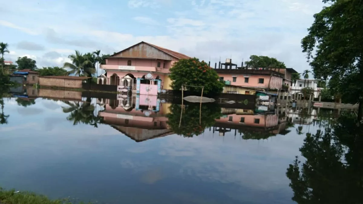 48 घंटे की बारिश में डूबा सिलीगुड़ी शहर, पहाड़ पर लैंडस्‍लाइड, चार सितंबर तक बारिश के आसार