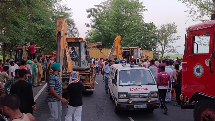 बरनाला में भीषण सड़क हादसा, दो अलग-अलग दुर्घटनाओं में सात लोगों की हुई मौत