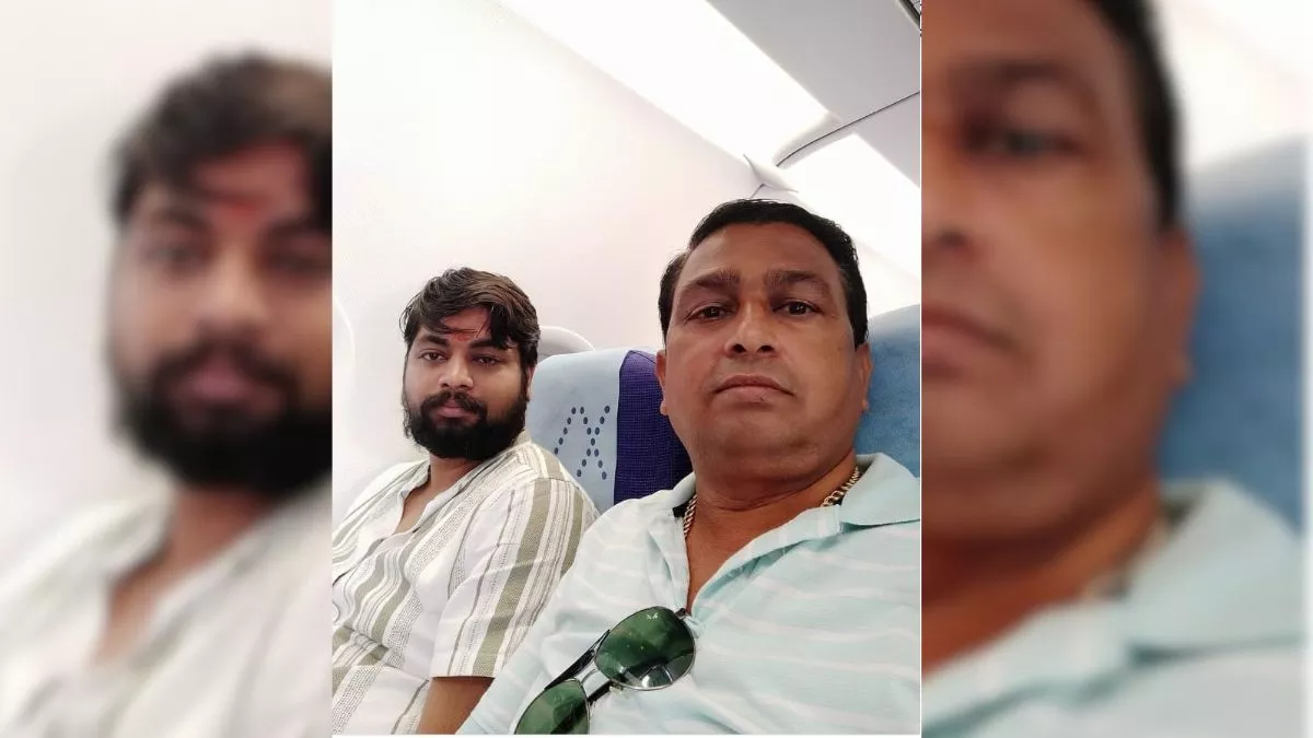 कौशल किशोर के घर में युवक की हत्या: वारदात से 18 घंटे पहले की तस्वीर आई सामने, फ्लाईट में सफर करते दिखे विकास