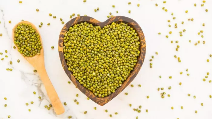 Moong Dal Benefits: डायबिटीज के मरीजों के लिए क्यों फायदेमंद है मूंग की दाल