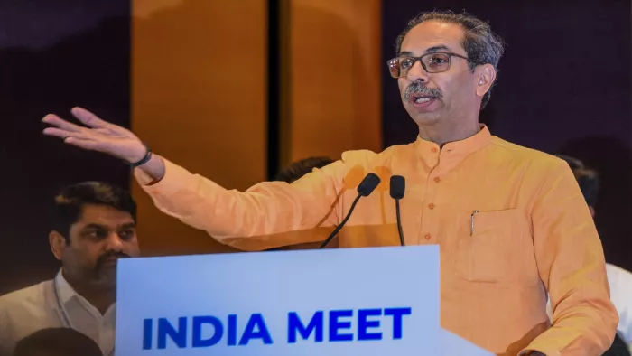 सत्ता हाथ में आने के बाद जमीन पर पांव रखकर काम करने की आवश्यकता होती है: पवार