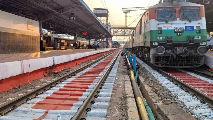भारतीय रेलवे से जुड़े ट्रेनों के कुछ अपडेट्स।