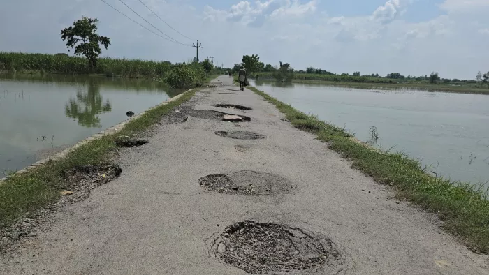 घाघरा का फिर बढ़ा जलस्तर, तीन गांवों की दो हजार आबादी बाढ़ से प्रभावित