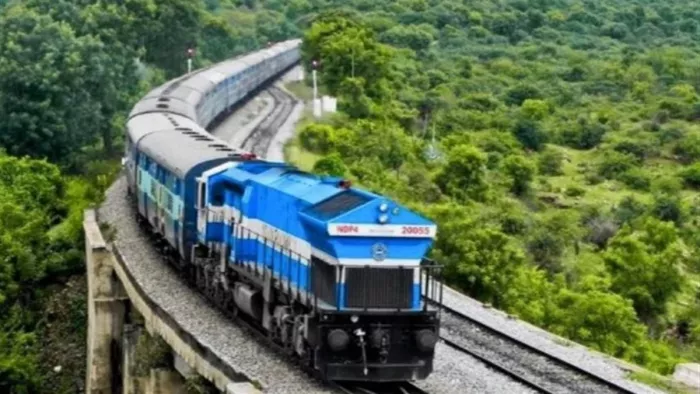 ट्रेन में खराब खाने देने पर हुई कार्रवाई। जागरण