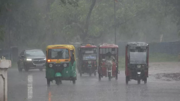 यूपी के कई जिलों में बारिश का इंतजार है। जागरण