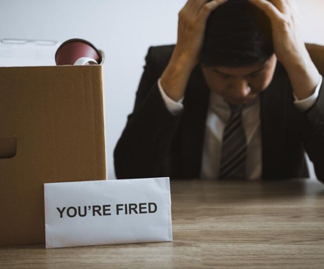 5 संकेत, जो बताते हैं खतरे में है आपकी नौकरी! कंपनी कभी भी कह सकती है ...