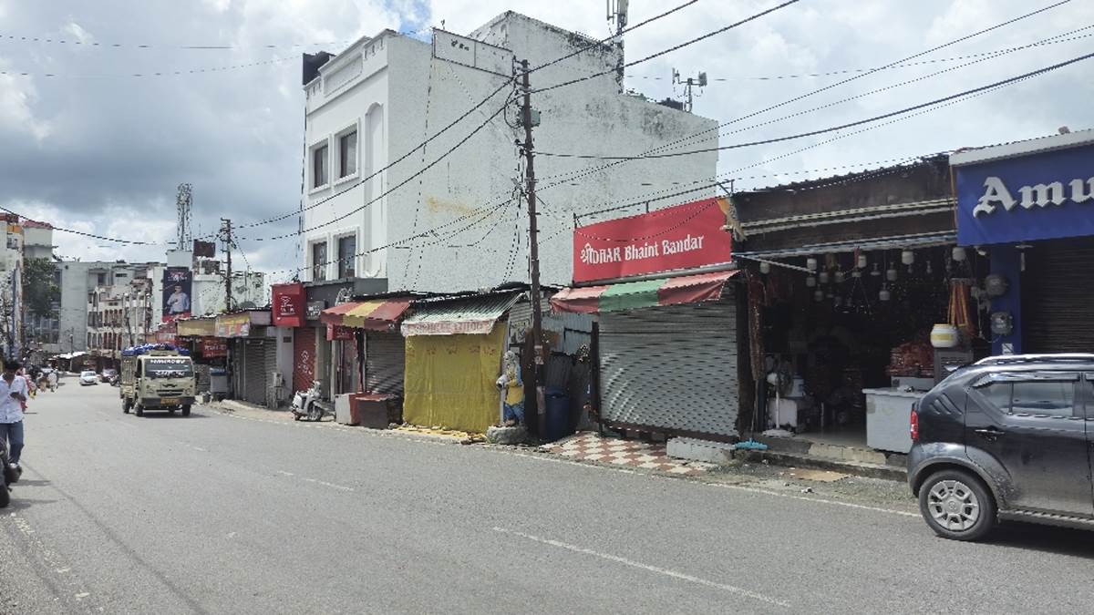 https://www.jagranimages.com/images/newimg/01092025/01_09_2025-ban_ganga_road_24032334.jpg