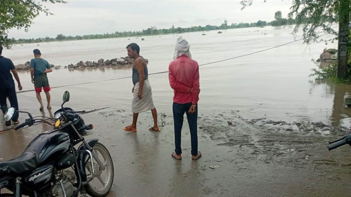 https://www.jagranimages.com/images/newimg/01092025/01_09_2025-flood_update_24031766.jpg