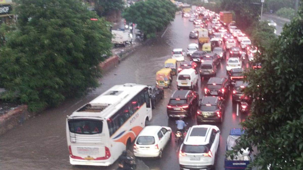 https://www.jagranimages.com/images/newimg/01092025/01_09_2025-gurugram_rain_jam_24032370.jpg