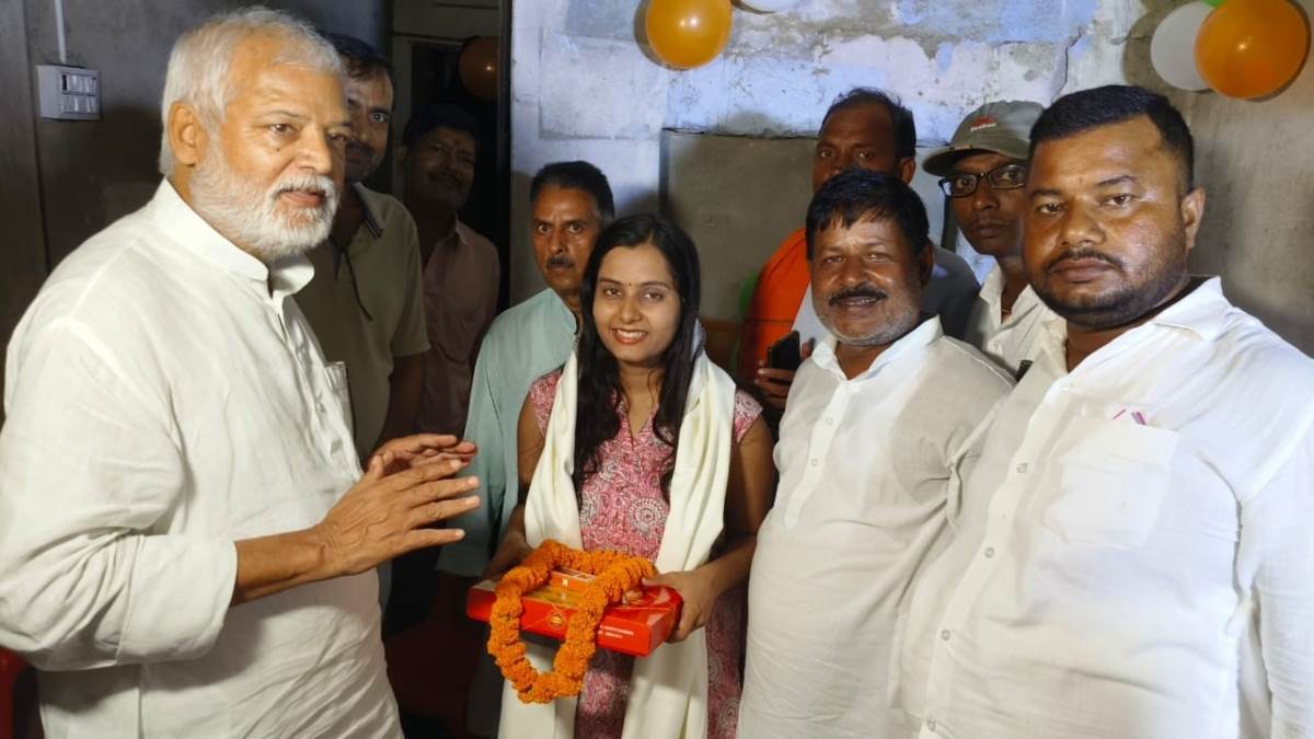 https://www.jagranimages.com/images/newimg/01092025/01_09_2025-meghani_24032570.jpg
