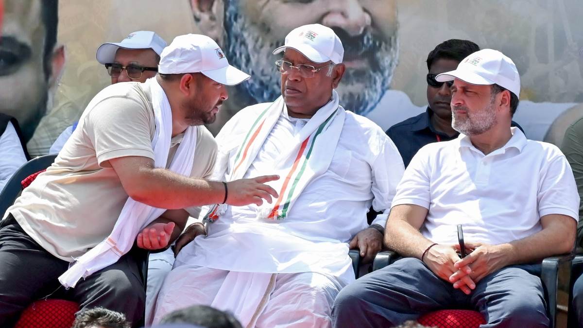 https://www.jagranimages.com/images/newimg/01092025/01_09_2025-rahul_gandhi_tejashwi_yadav_24032477.jpg