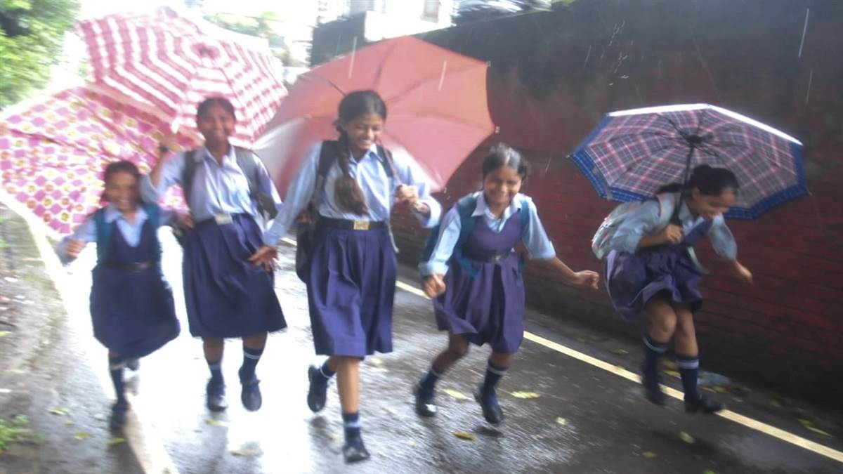 https://www.jagranimages.com/images/newimg/01092025/01_09_2025-schoolchd1_24032551.jpg