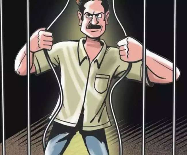 prisoner escaped from udaipur rajasthan court during production three policemen suspended
