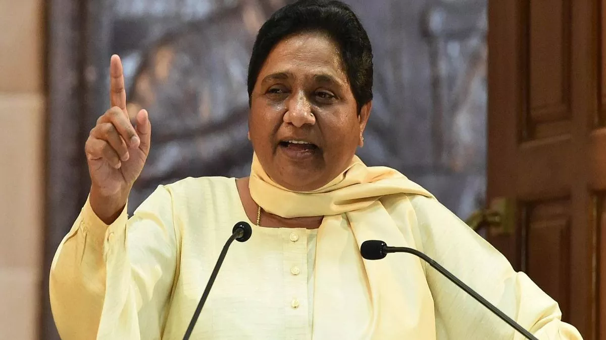 Mayawati: बसपा मुखिया देश के गरीब तथा निम्न आय वर्ग परिवारों की हालत पर बेहद चिंतित, केन्द्र सरकार पर तंज