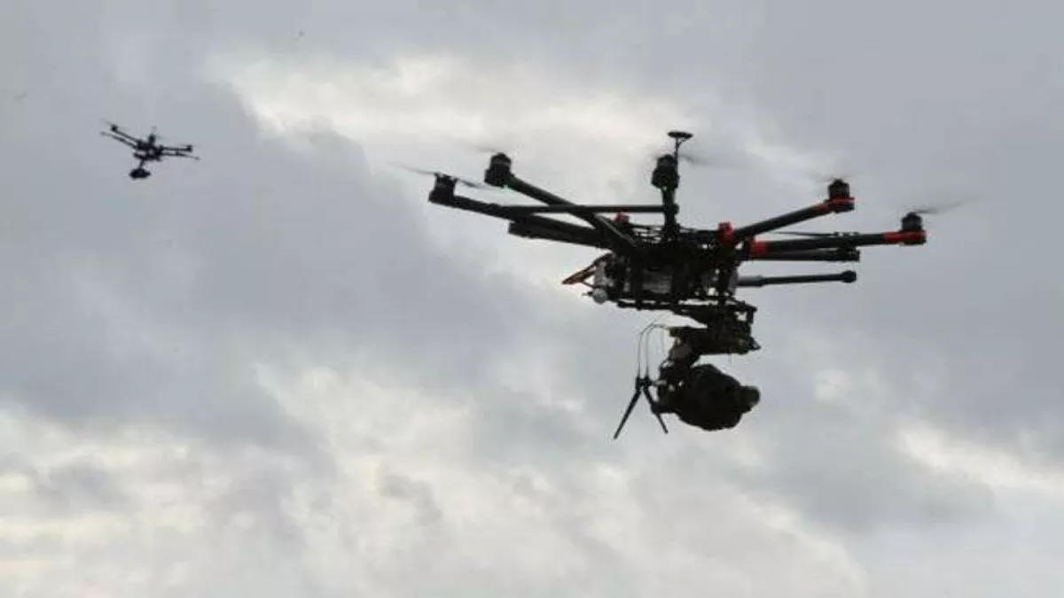 Kathua News : गृहमंत्री दौरे से पूर्व अंतरराष्ट्रीय सीमा से सटे हीरानगर सेक्टर में दिखा ड्रोन, सुरक्षा बढ़ाई