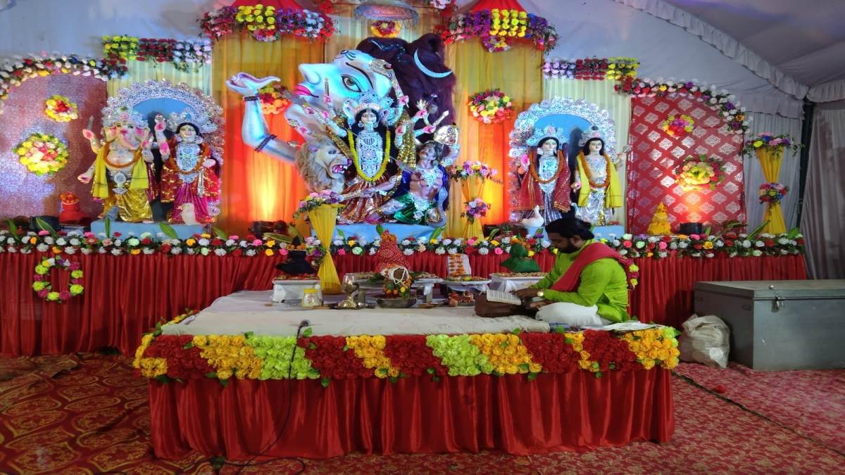 https://www.jagranimages.com/images/newimg/01102022/01_10_2022-durga_puja_in_prayagraj_23111882_154925107.jpg