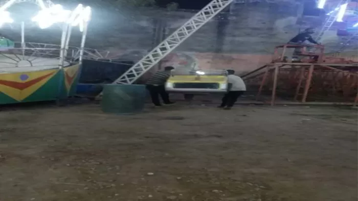 Ghaziabad Ramlila: पुलिस ने मौके पर पहुंचकर घायलों को एमएमजी अस्पताल में भर्ती कराया है।
