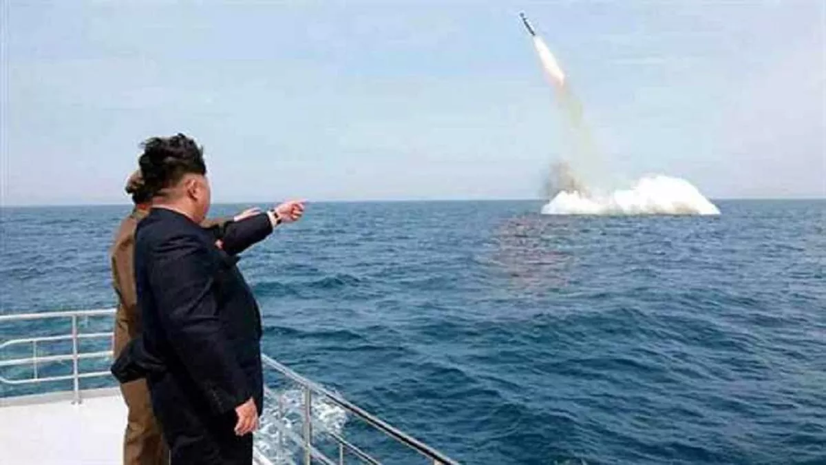 North Korea Ballistic Missile Test उत्तर कोरिया ने फिर दागी बैलिस्टिक मिसाइल (फाइल फोटो)