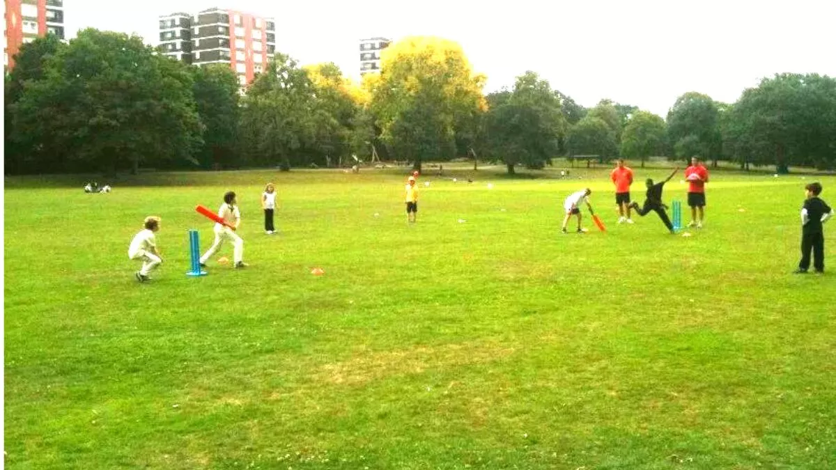 UP News: पार्कों में बच्चों को खेलने से रोकने पर खेल विभाग सख्त।