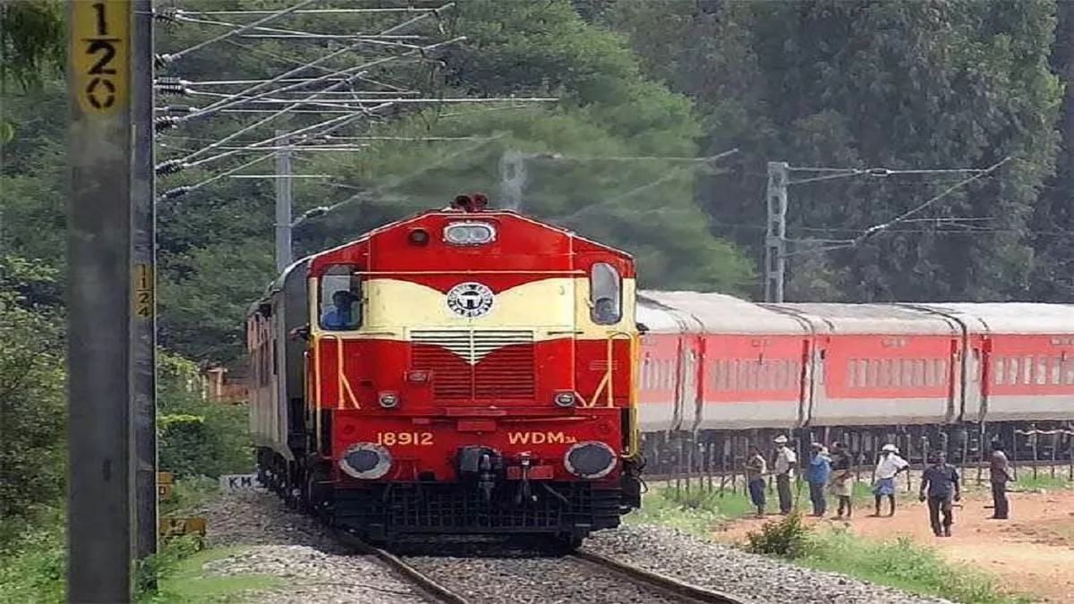 रोहतक-महम-हांसी नई रेलवे लाइन पर 118 किमी प्रति घंटा की रफ्तार से दौड़ी ट्रेन, CM मनोहर लाल ने दी बधाई