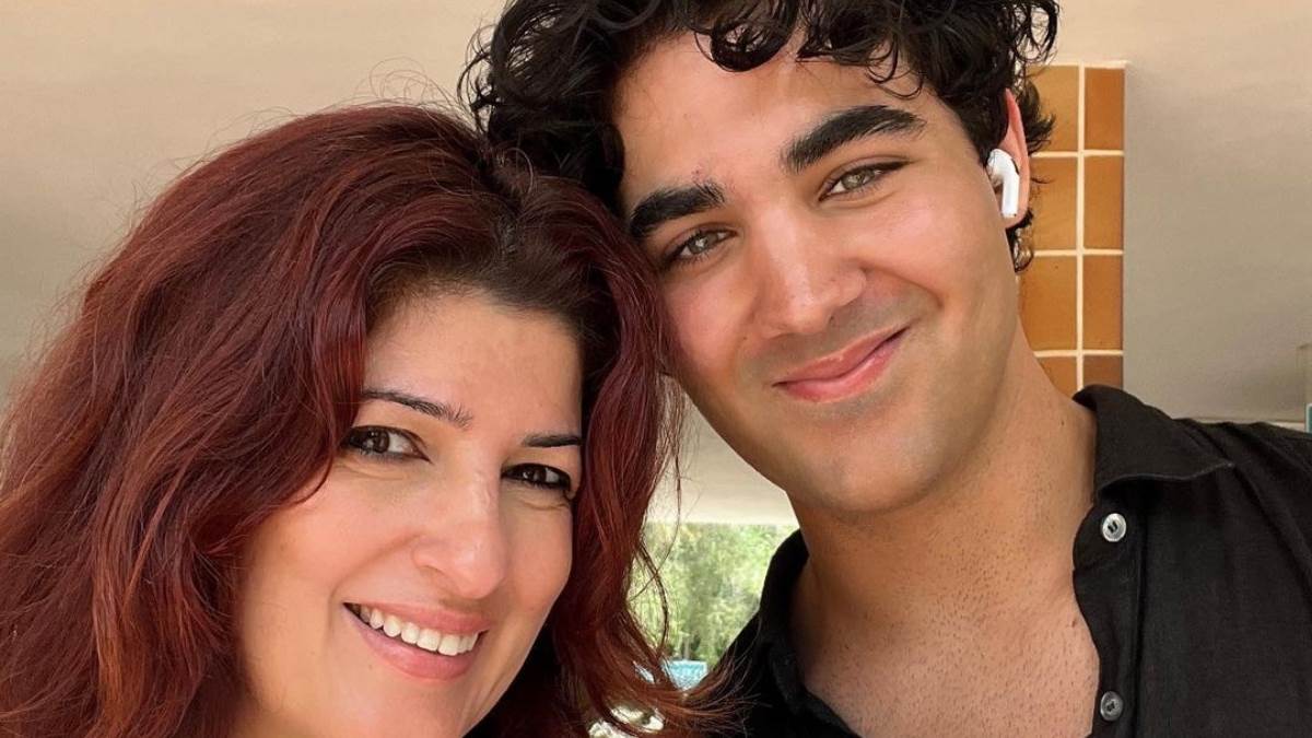 twinkle khanna asked aarav for his id password the son gave this answer i m 21 not12