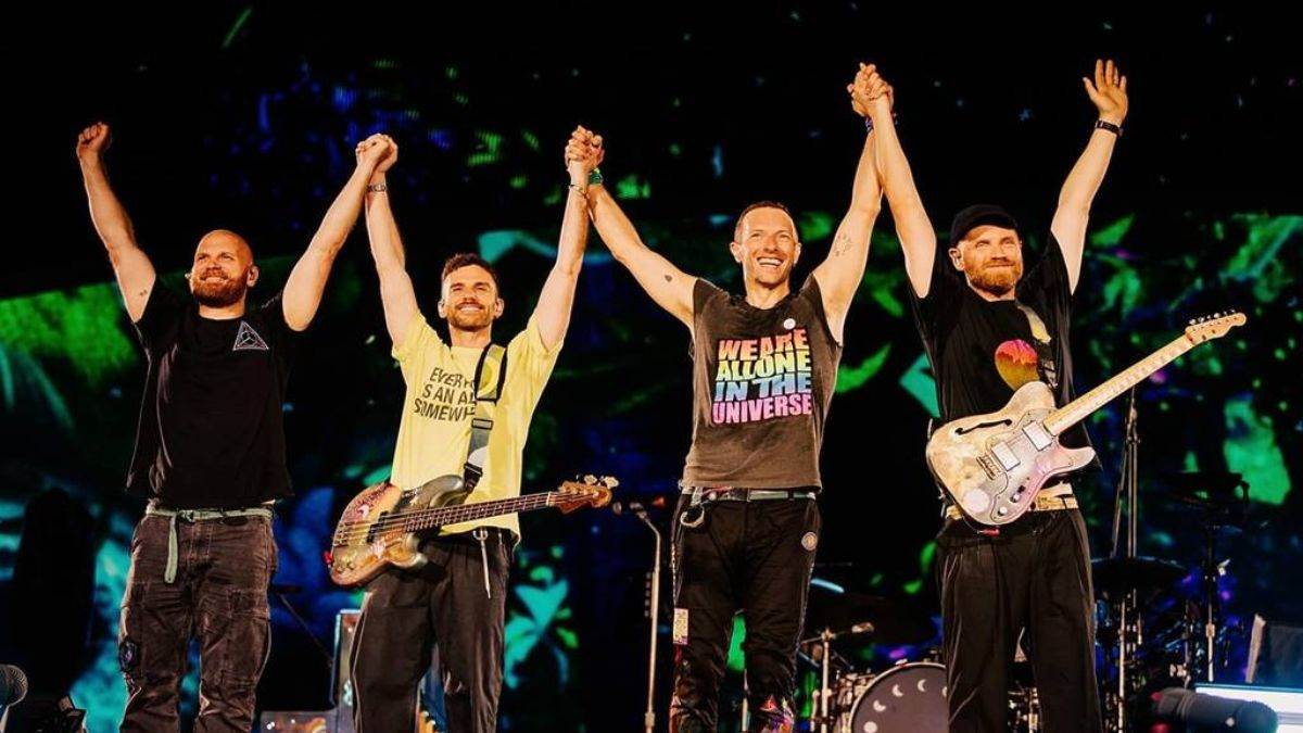 https://www.jagranimages.com/images/newimg/01102024/01_10_2024-coldplay_23808065.jpg