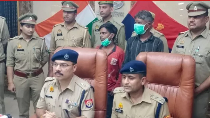 Meerut News: हत्याकांड की जानकारी देते एसएसपी।