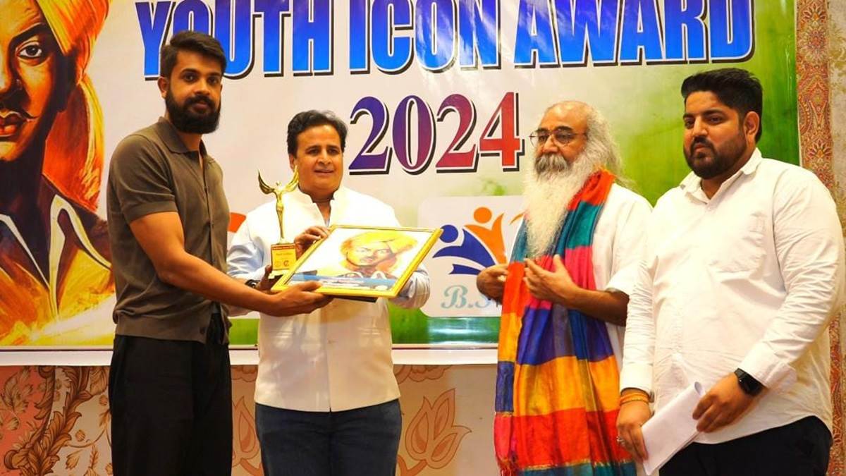 https://www.jagranimages.com/images/newimg/01102024/01_10_2024-youth_icon_award_noida_23807938.jpg